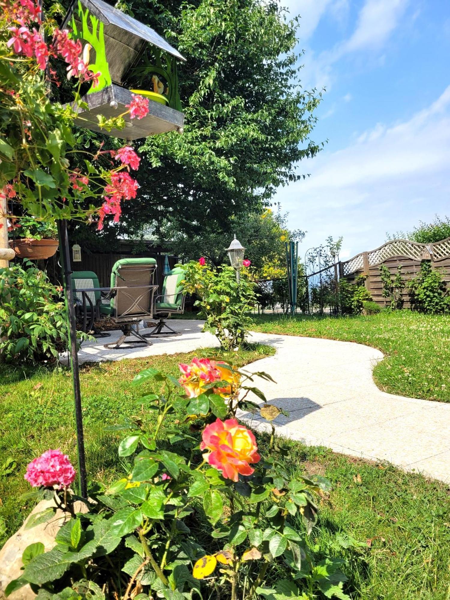Cap Bonheur Hotel Saint-Cierges Exterior photo